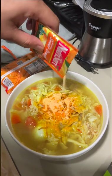 Soto dicampur Nutrisari