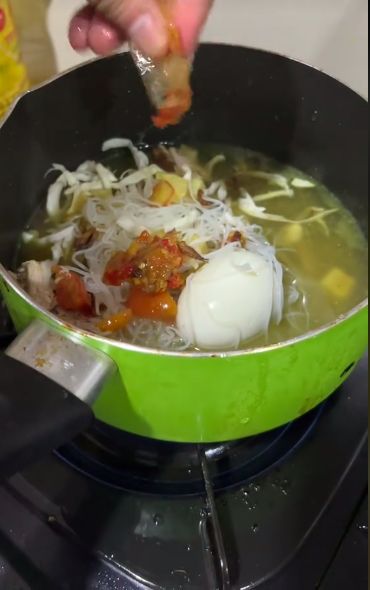 Soto dicampur Nutrisari