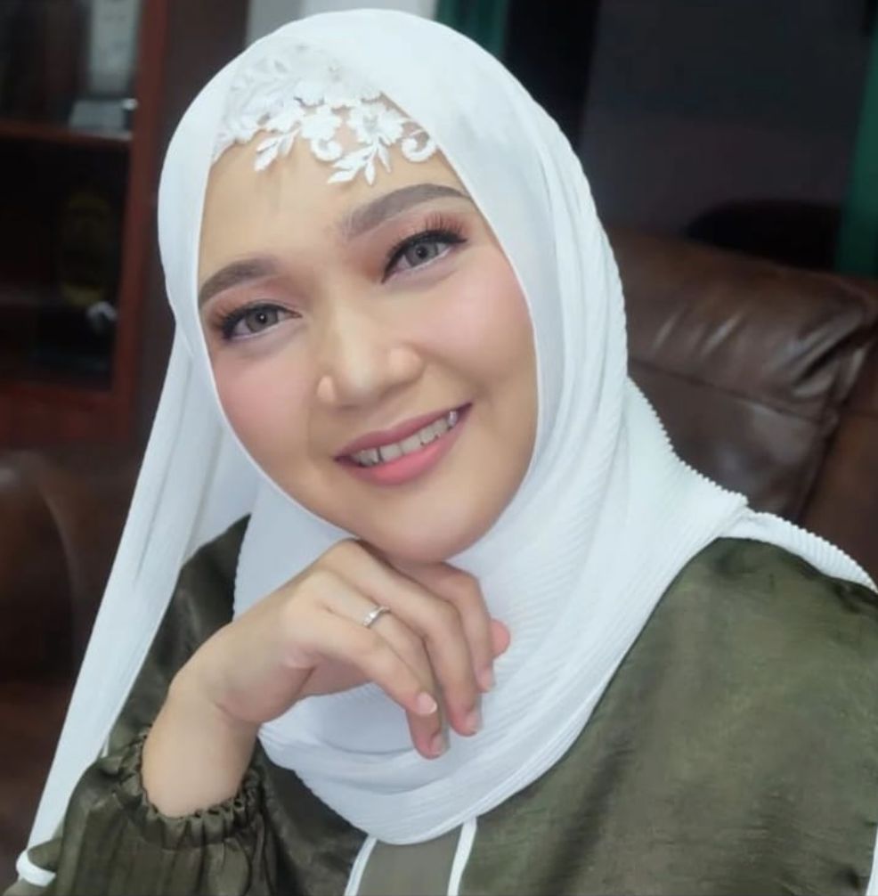 Sulis penyanyi religi (Instagram @suliszehra)