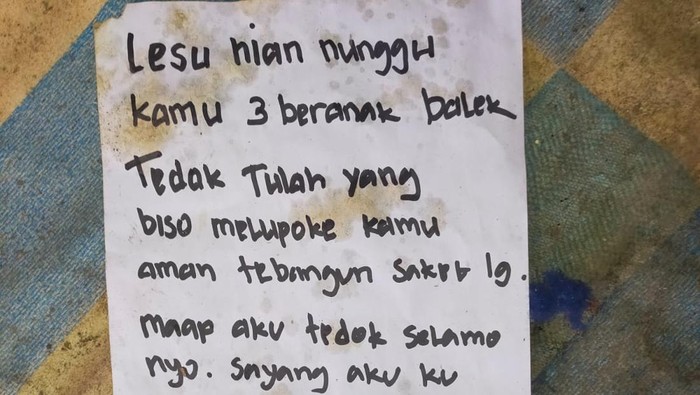 Surat peninggalan korban gantung diri di Palembang.