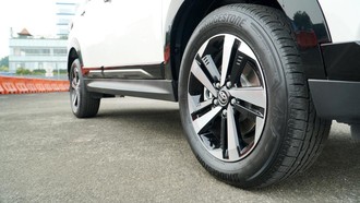 Pilihan Mobil Penggerak Roda Belakang Harga Rp 200 Jutaan