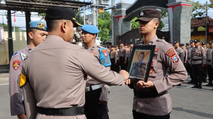 Upacara PTDH di Polres Tulungagung