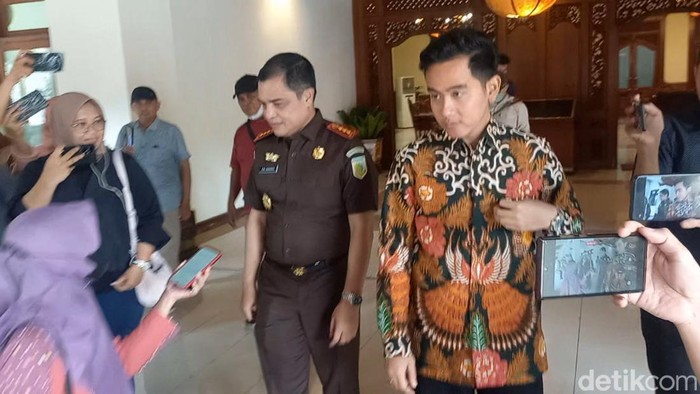 Wali Kota Solo Gibran Rakabuming Raka, saat ditemui di Balai Kota Solo, Senin (1/4/2024).