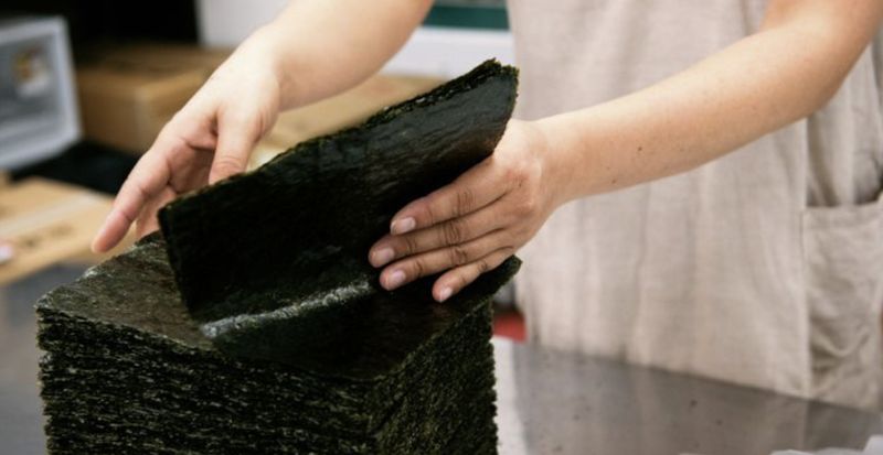 Wow! Toko Nori Berusia 100 Tahun Ini Jual Jenis Rumput Laut Terbaik