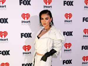 Gaya Agnez Mo di iHeartRadio Music Awards 2024 Los Angeles