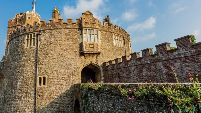 Bagian depan Kastil Walmer di Inggris, tempat tinggal Queen Elizabeth The Queen Mother