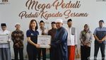 Bank Mega Bagikan Paket Sembako Kebutuhan Lebaran
