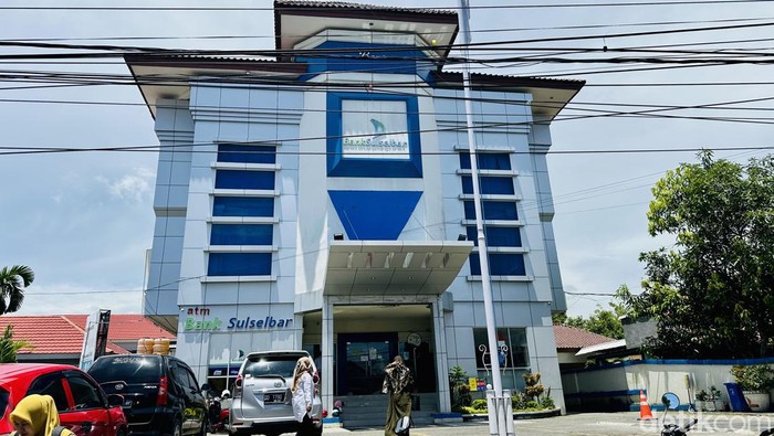 Bank Sulselbar Cabang Utama Bone.