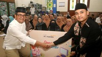 Sepanjang 2023, AXA Mandiri telah menggelontorkan dana sosial sebesar lebih dari Rp563 juta digunakan untuk pemberdayaan sosial, pelestarian lingkungan hidup, dan literasi keuangan. Lewat inisiatif tersebut, AXA Mandiri telah menjangkau dan membantu 7.881 penerima manfaat.