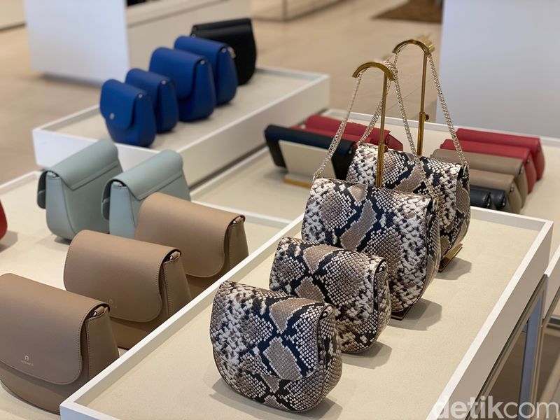 Butik Aigner Summarecon Villagio Outlets