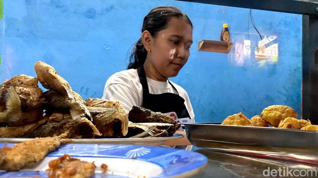 Cerita Siti Susanti pengusaha warung nasi yang sukses di Bandung.