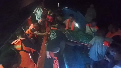 Romansyah digigit komodo di Loh Ginggo, Pulau Rinca, kawasan Taman Nasional Komodo, Selasa (2/4/2024) dievaluasi ke RS Siloam Labuan Bajo, Selasa malam.(Dok. Humas Basarnas Maumere)