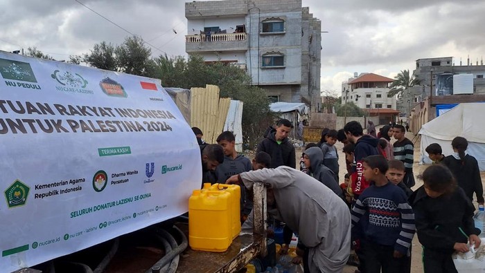 Komitmen dukungan dan kepedulian bagi rakyat Palestina terus dilakukan Indonesia dengan menyalurkan bantuan kemanusiaan ke Kamp pengungsian.