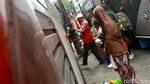 H-8 Lebaran, Terminal Kampung Rambutan Mulai Ramai Pemudik