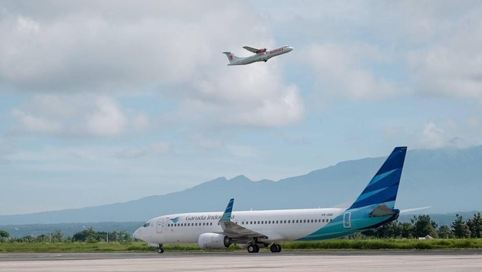 Pesawat Garuda Mendarat Kembali di Solo Usai Gagal Menjemput Jemaah Haji