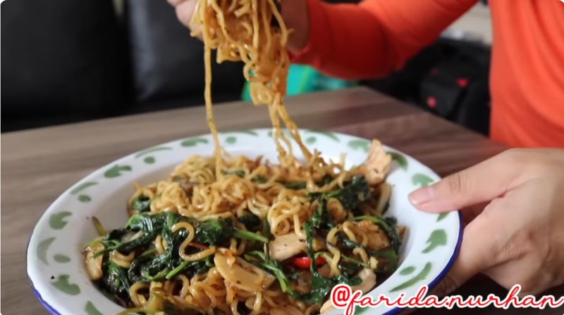 Kreasi Indomie ala Farida Nurhan