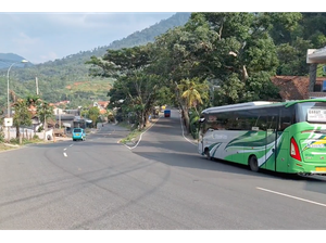H-8 Lebaran, Jalur Nagreg Ramai Lancar