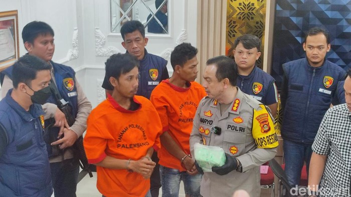 Kapolrestabes Palembang Kombes Harryo Sugihartono saat rilis ungkap kasus narkoba.
