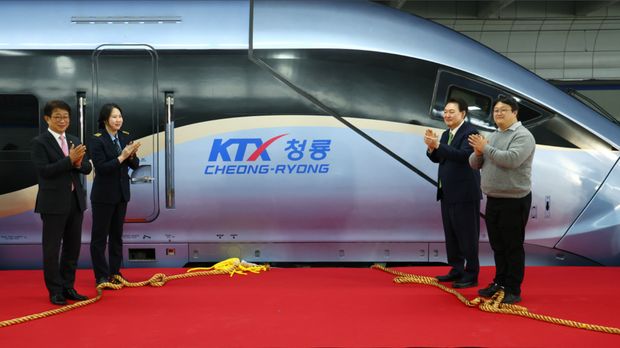 Kereta peluru Korea Selatan baru KTX Cheong-ryong.