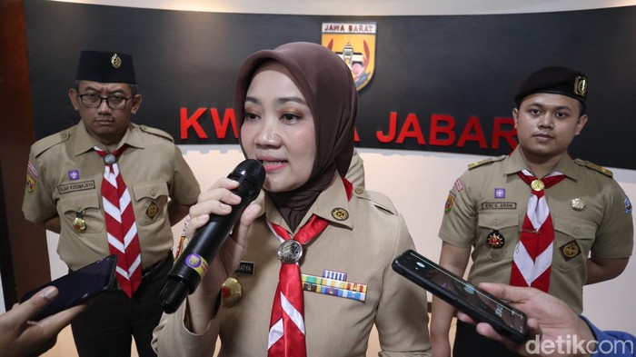 Ketua Kwarda Pramuka Jabar Atalia Praratya saat memberikan pernyataan sikap, Selasa (2/4/2024).