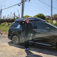 Aktor kelahiran tahun 1994 itu akan menjalani pelatihan dasar militer selama lima bulan. Kemudian Kim Min Kyu akan ditugaskan sebagai tentara Angkatan Darat. Foto: dok. Instagram @mingue.k