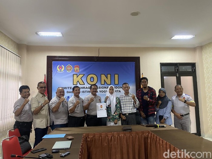 KONI DIY lepas Alifa Zahwa Arifin gabung Timnas Bola Voli Pantai Indonesia di Kejuaraan Asia U-19 2024, Selasa (2/4/2024). Serly Putri Jumbadi/detikJogja