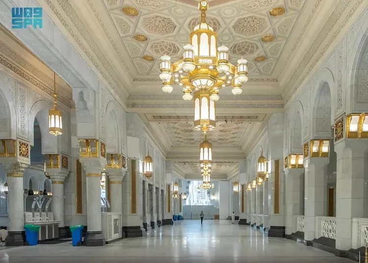 Masjidil Haram diterangi lebih dari 120 ribu lampu.