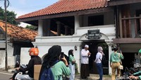 Ketiga ada Masjid Langgar Tinggi yang merupakan bangunan musala tua yang masih terlestarikan sebagai cagar budaya hingga saat ini. Populer dengan nama Langgar Tinggi karena memiliki 2 lantai yang dijadikan tempat untuk beribadah.  