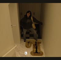 Lisa BLACKPINK juga mengenalkan ruangan basement yang terhubung dengan garasi rumahnya. Ruangan tersebut berhias karpet inisial namanya ‘L’ seperti yang terlihat dalam video klip lagunya LALISA. Foto: dok. YouTube @wearelloud