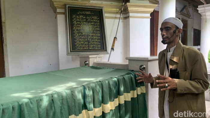 Makam Baba Ali di Masjid Jami An Nawier, Pekojan, Jakbar