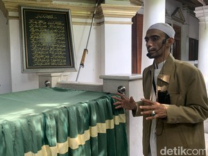 Ternyata Zaman Dulu Ada Joki Doa di Masjid Ini!