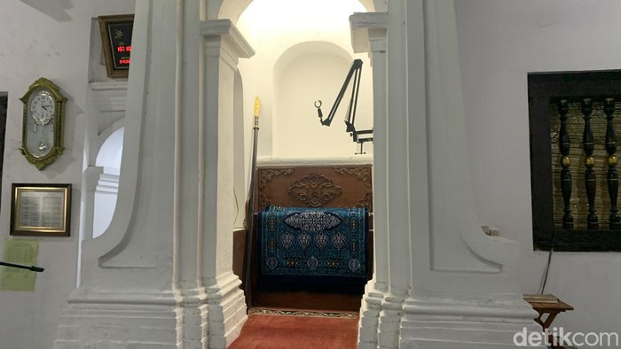 Masjid Jami Angke Al-Anwar di Jakarta Barat