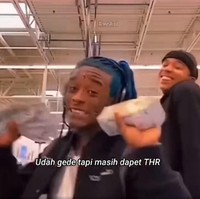 Siapa yang udah gede tapi masih dapet THR ayo ngacung? Yang nggak dapet nggak apa-apa ya, jangan iri. Foto: Facebook/ahmad.amrikal