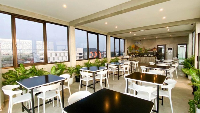Okupansi Hostel di Pusat Kota Yogyakarta Capai 90 Persen Yogyakarta menjadi salah satu primadona untuk wisatawan berlibur. Terutama yang berada di tengah kota, seperti Malioboro. Kini, okupansi Hostel pun tak kalah menarik mencapai 90 persen.