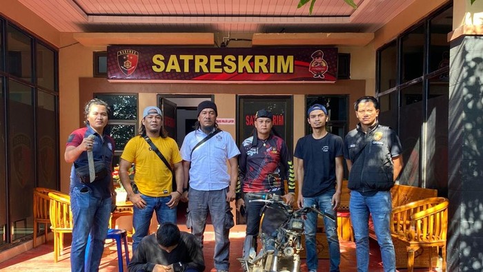 Pelaku Hendra Saputra (31) ditangkap polisi.