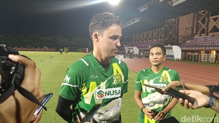 Pelatih Persebaya Paul Munster