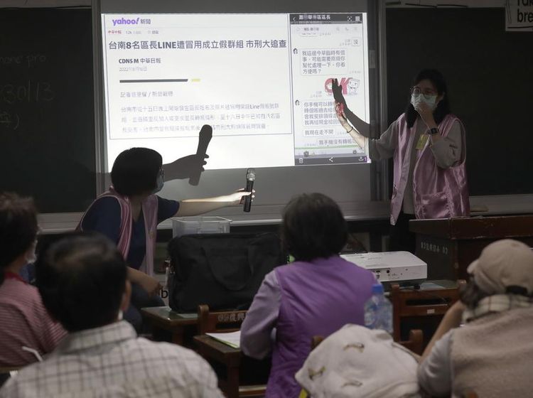 Potret Perjuangan Melawan Hoaks di Kalangan Lansia Taiwan