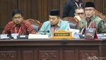 Romo Magnis Sebut Presiden Bagi Bansos demi Capres Bagai Pegawai Mencuri