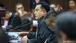 Romo Magnis Sebut Presiden Bagi Bansos demi Capres Bagai Pegawai Mencuri