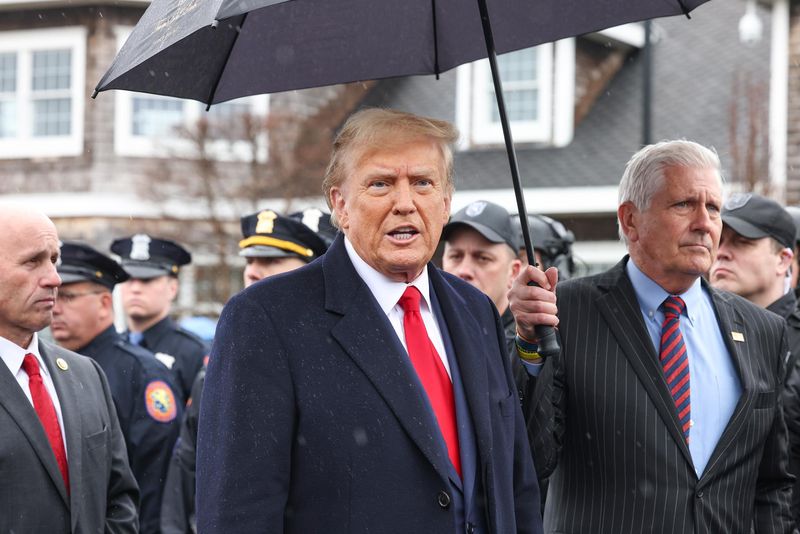 Saat ke Long-Island, Donald Trump Beli Burger Rp 3,1 Juta!