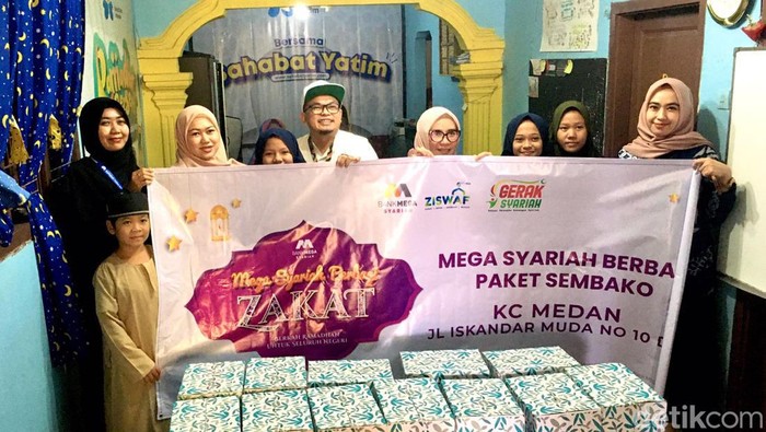 Serah terima sembako di Yayasan Sahabat Yatim Medan (Siti Alya Zikriena Poetri/detikSumut)