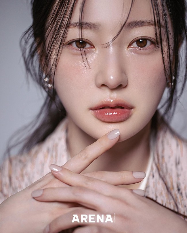 Orang yang mengaku jadi korban aktris S sendiri saat ini tinggal di Amerika Serikat. Ia memutuskan untuk melaporkan kasus tersebut kepada agensi King Kong by Starship bahwa S setelah melihat penampilannya di variety show.Foto: Instagram @hayoonsong1202