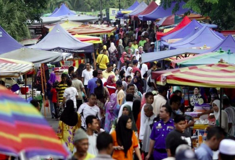 Terharu! Pedagang Minuman Sepi selalu Minta Foto ketika Ada yang Beli
