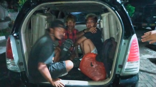 Tiga pencuri motor ditangkap Polsek Mendoyo di Jembrana pada Senin (1/4/2024) dan Selasa dini hari. Mereka biasa mencuri di daerah Kuta, Badung.