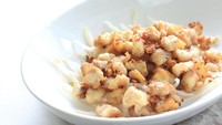 Tidak hanya dagingnya, tetapi tulang rawan ayam juga dinikmati di Jepang. Nankotsu biasa digoreng dan diberi perasan lemon segar diatasnya. Foto: gurunavi.com