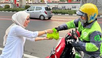 Inisiatif Peruri menyediakan takjil secara gratis ini sebagai bentuk kepedulian sosial kepada masyarakat sekitar. Hal ini juga sejalan dengan Tujuan Pembangunan Berkelanjutan (TPB) nomor 2, yang bertujuan untuk pengentasan kelaparan dengan mendorong praktik berbagi makanan. 