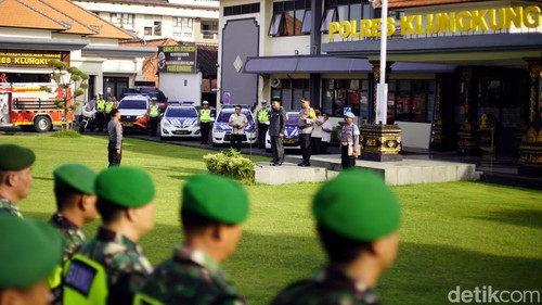 Apel persiapan Operasi Ketupat 2024 di halaman Polres Klungkung, Rabu (3/4/2024). (Foto: Putu Krista/detikBali)