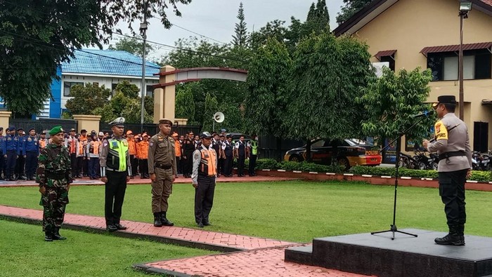 Apel persiapan Operasi Ketupat 2024 di Polres Maros, Sulsel.