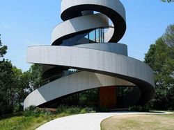 Bangunan Unik di Bumi Mirip Markas Alien