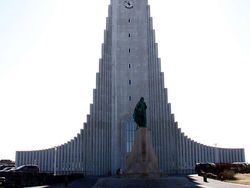 Bangunan Unik di Bumi Mirip Markas Alien